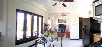 Augusta'S Apartments Rodney Bay Exterior photo