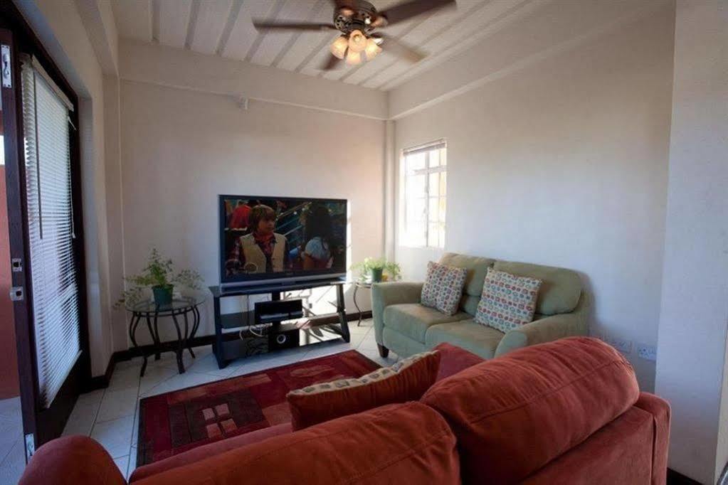 Augusta'S Apartments Rodney Bay Exterior photo