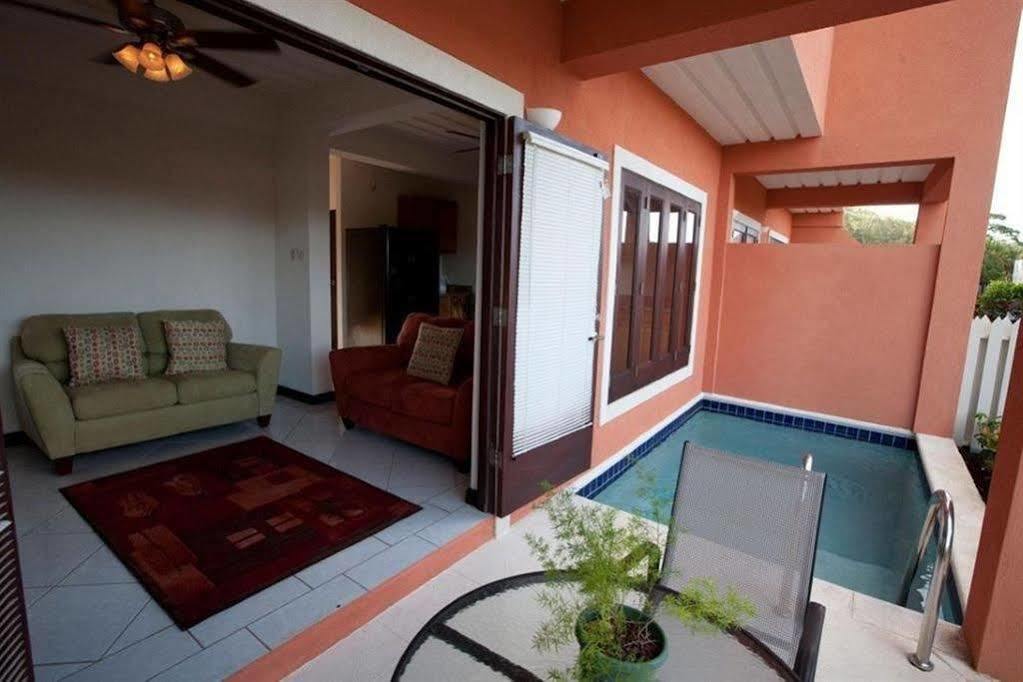 Augusta'S Apartments Rodney Bay Exterior photo